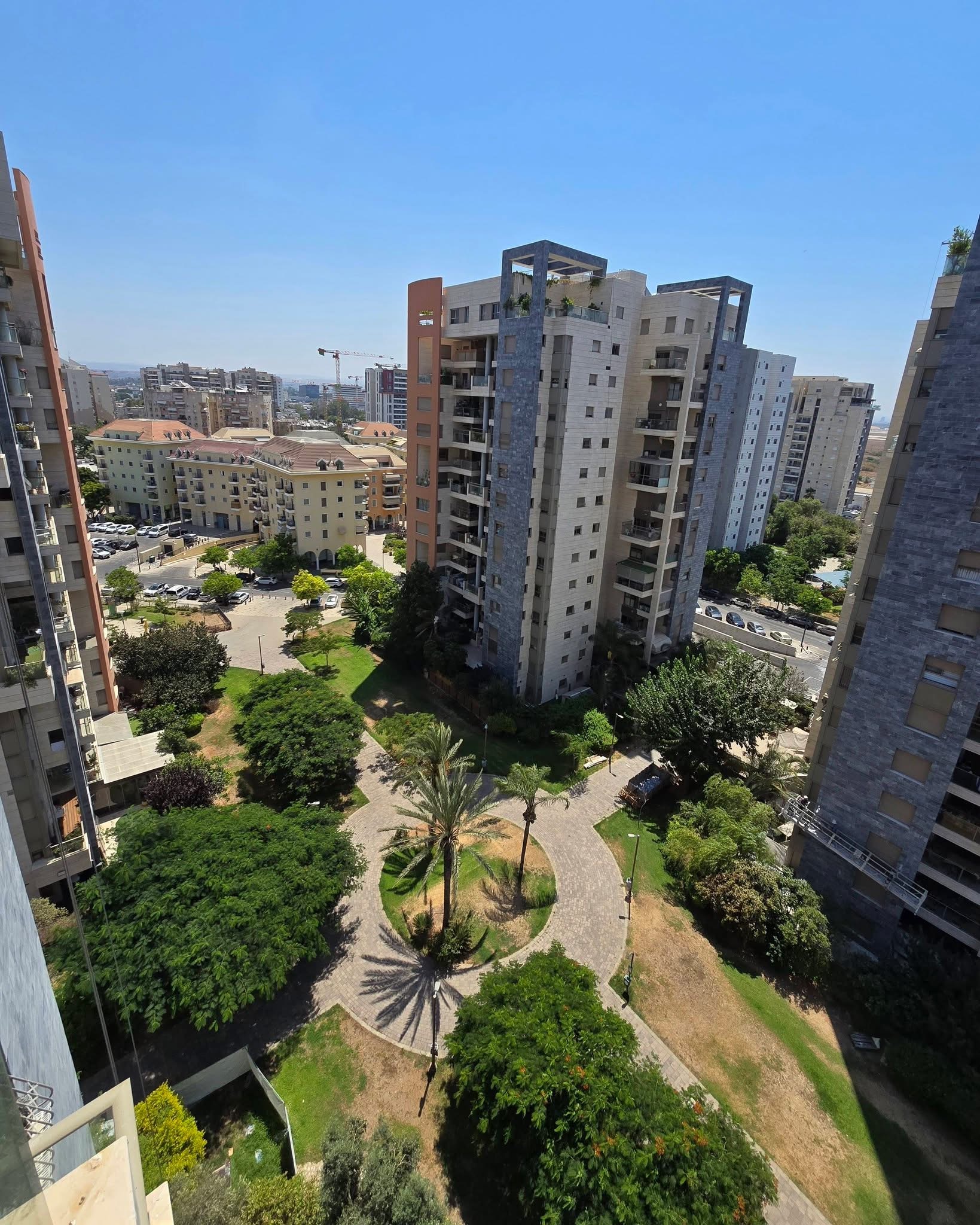 דירת 4.5 חדרים למכירה בפרויקט הגנים התלויים, יהוד