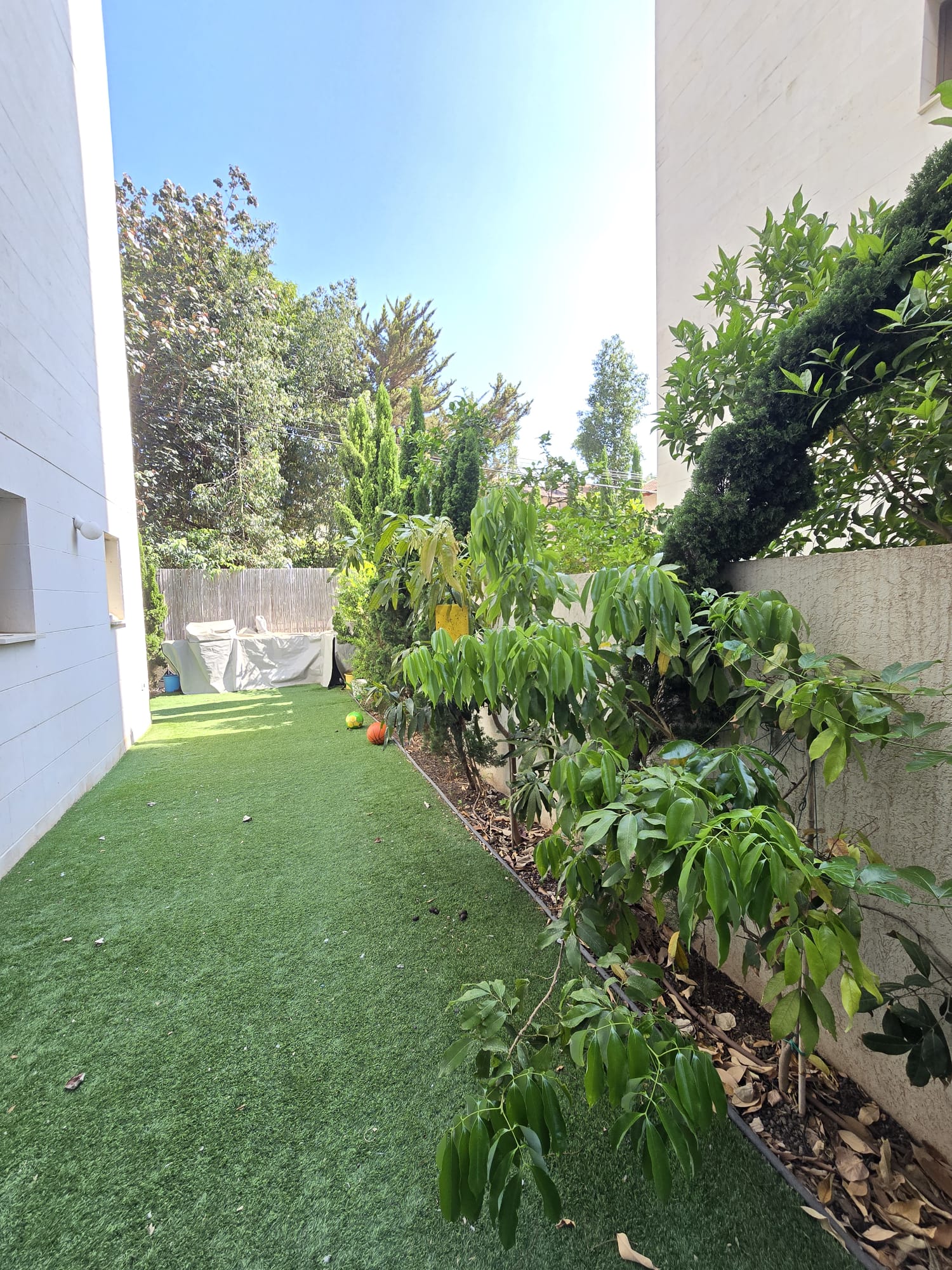 דירת גן 5 חדרים למכירה בפרויקט 